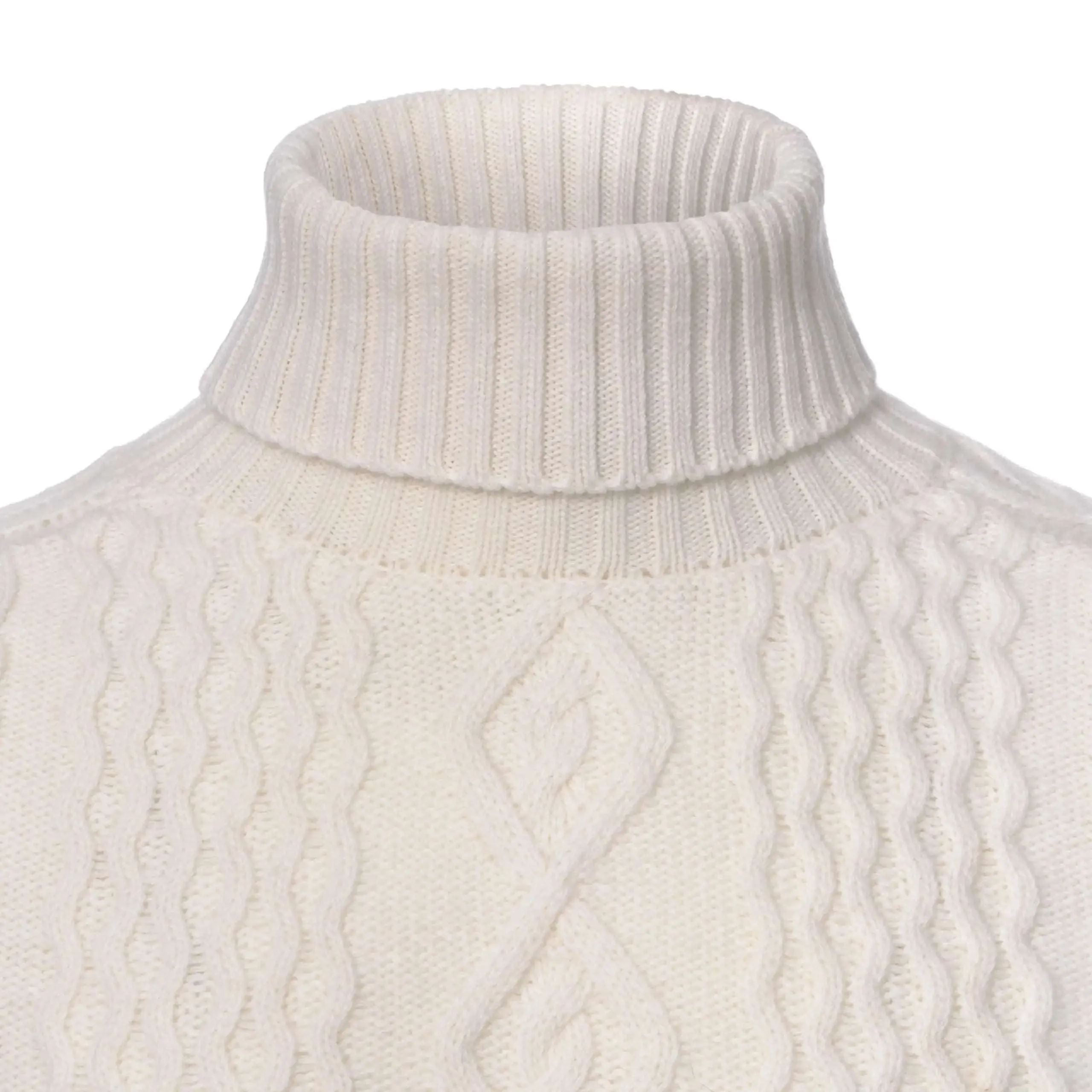 Aran Superfine Wool Ribbed Turtleneck in White