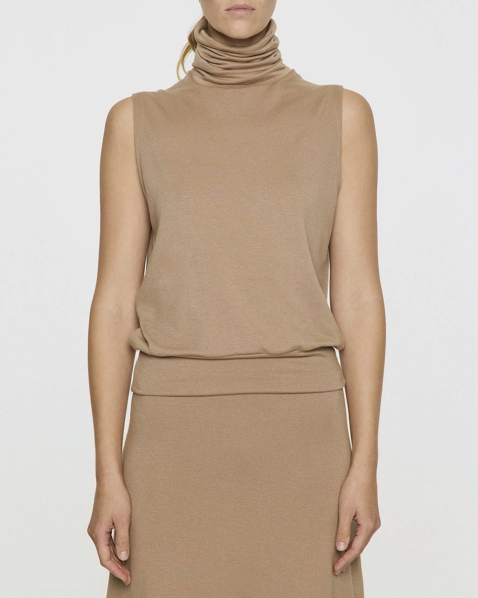 Capsule Sleeveless Turtleneck