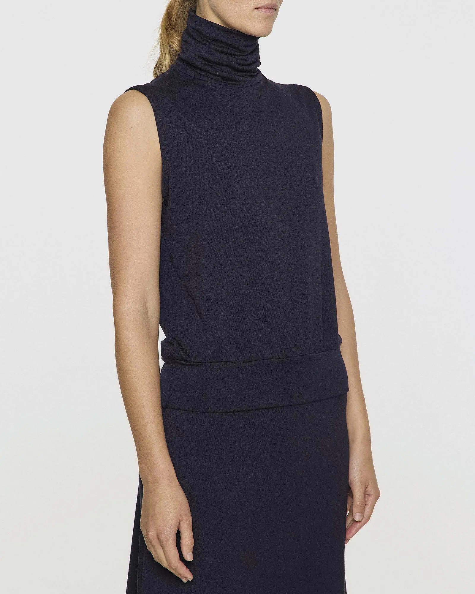 Capsule Sleeveless Turtleneck