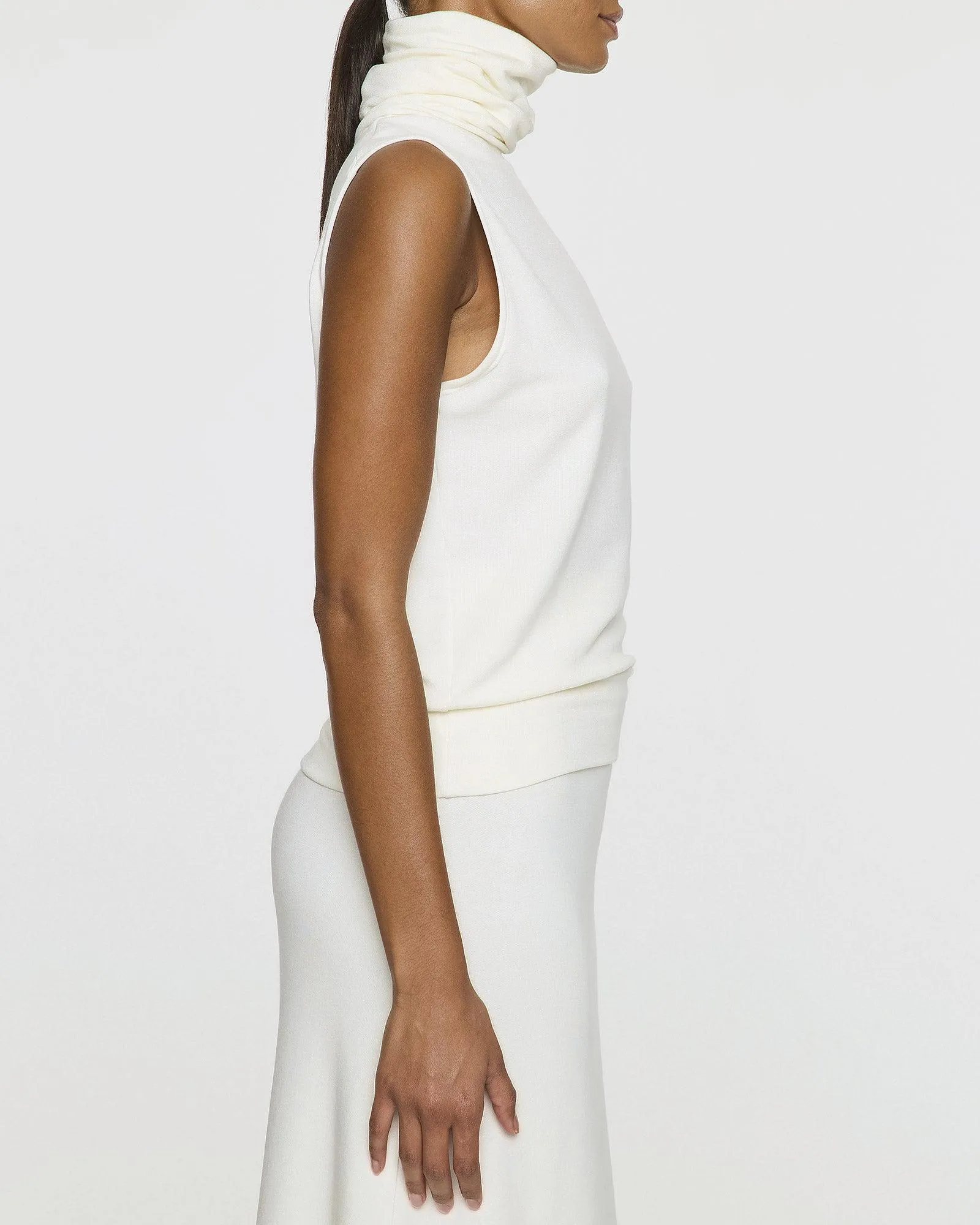 Capsule Sleeveless Turtleneck