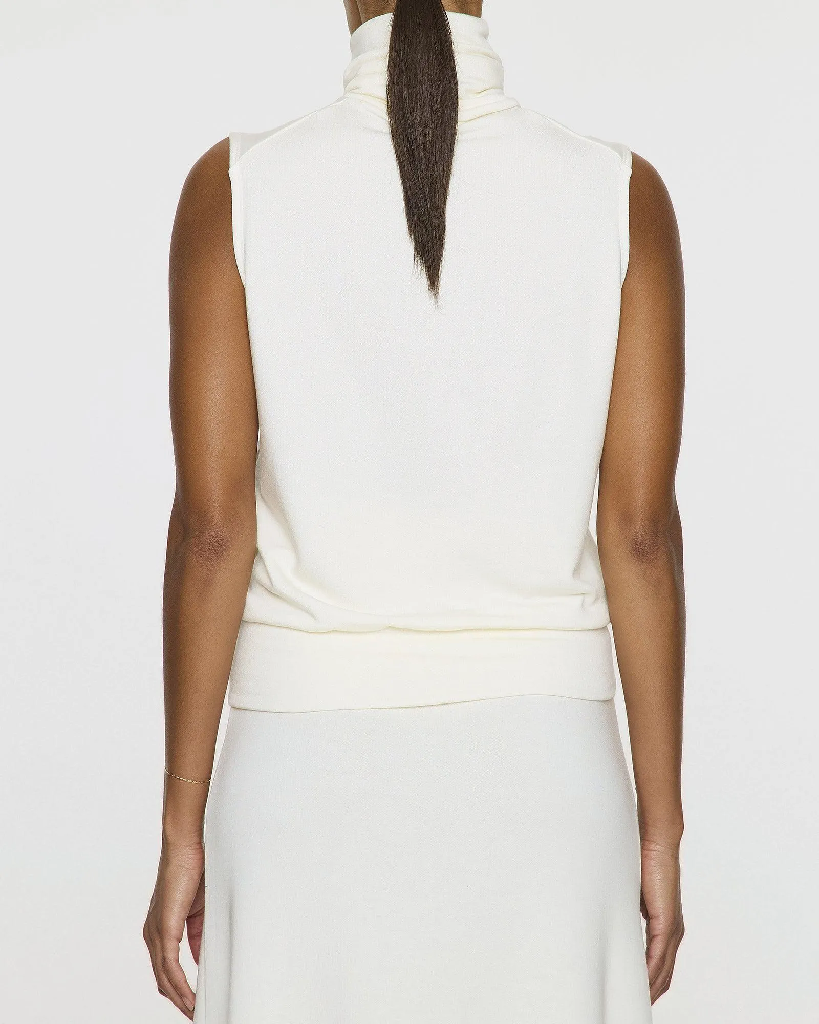 Capsule Sleeveless Turtleneck