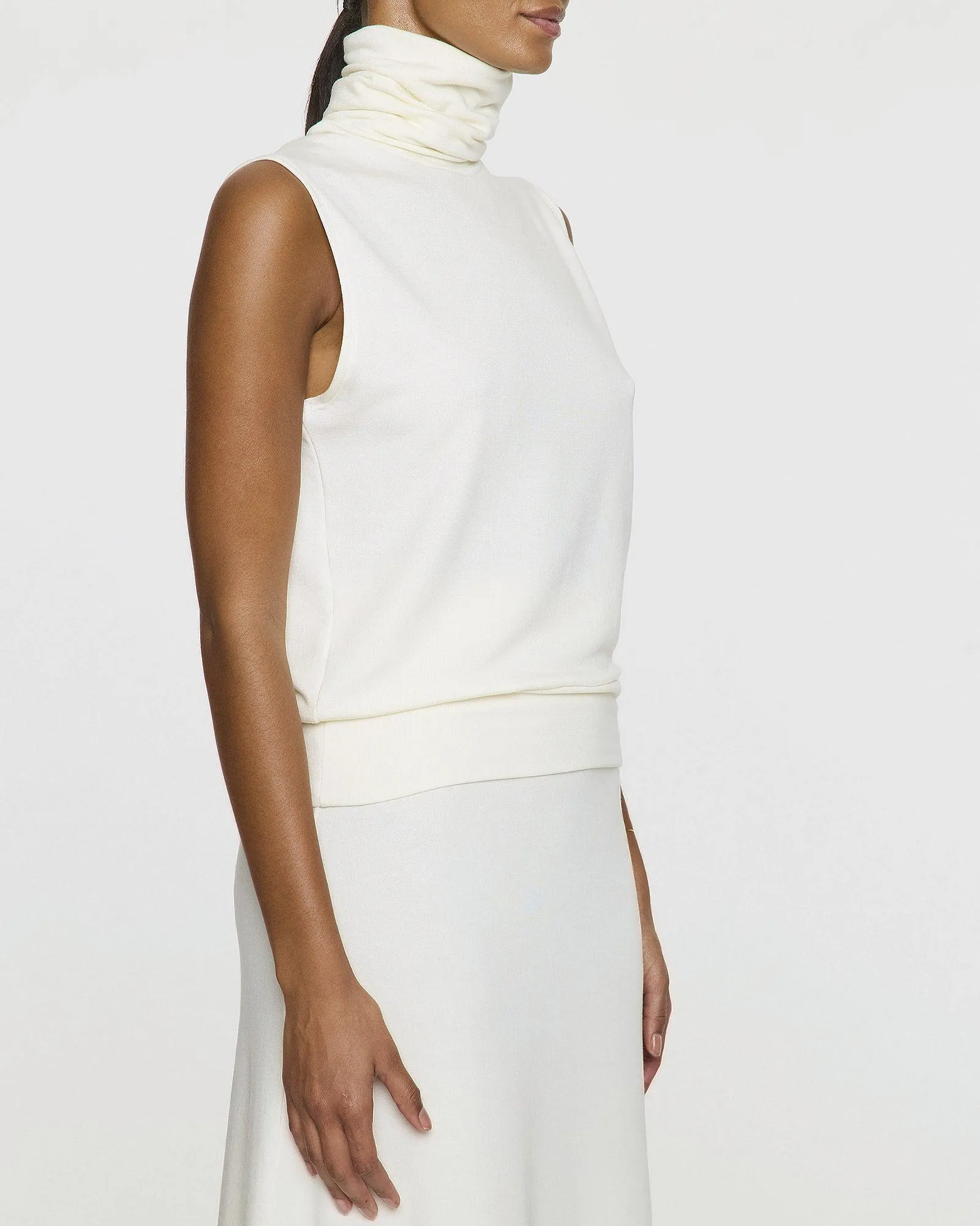 Capsule Sleeveless Turtleneck