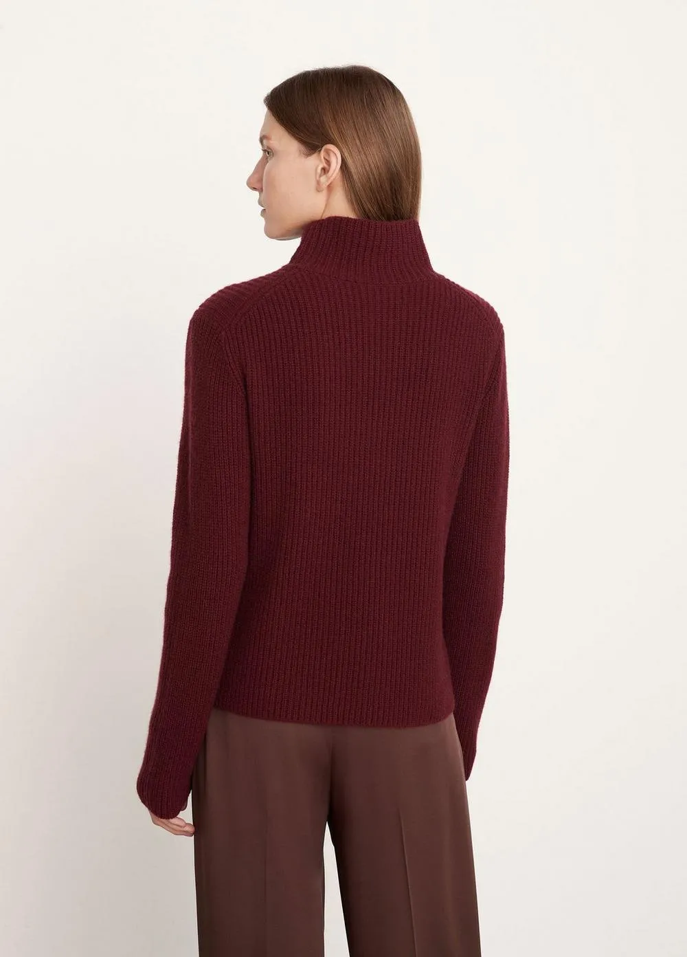 Cashmere Shaker Rib Turtleneck in Plum Wine