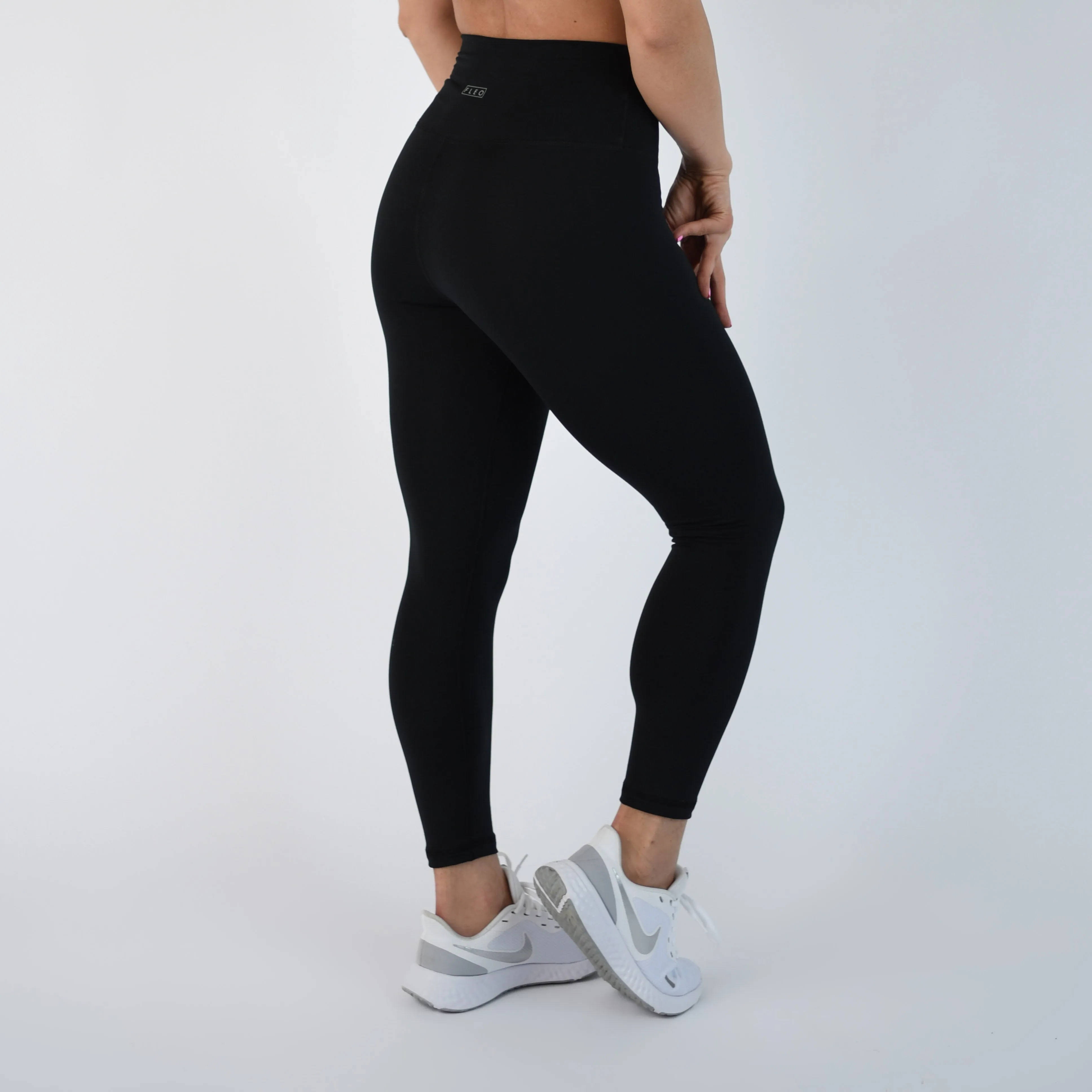 FLEO El Toro 23" Black Leggings