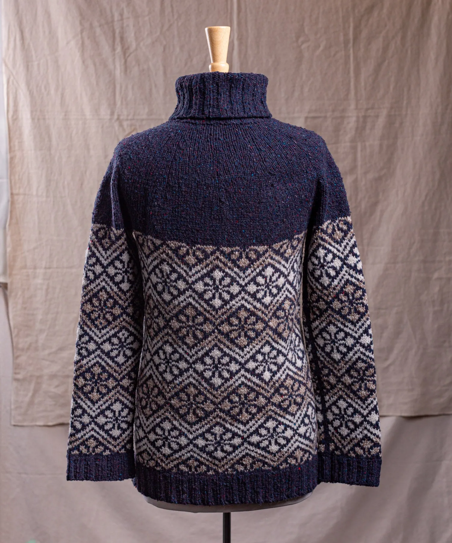 Florin Pullover | Design Sample