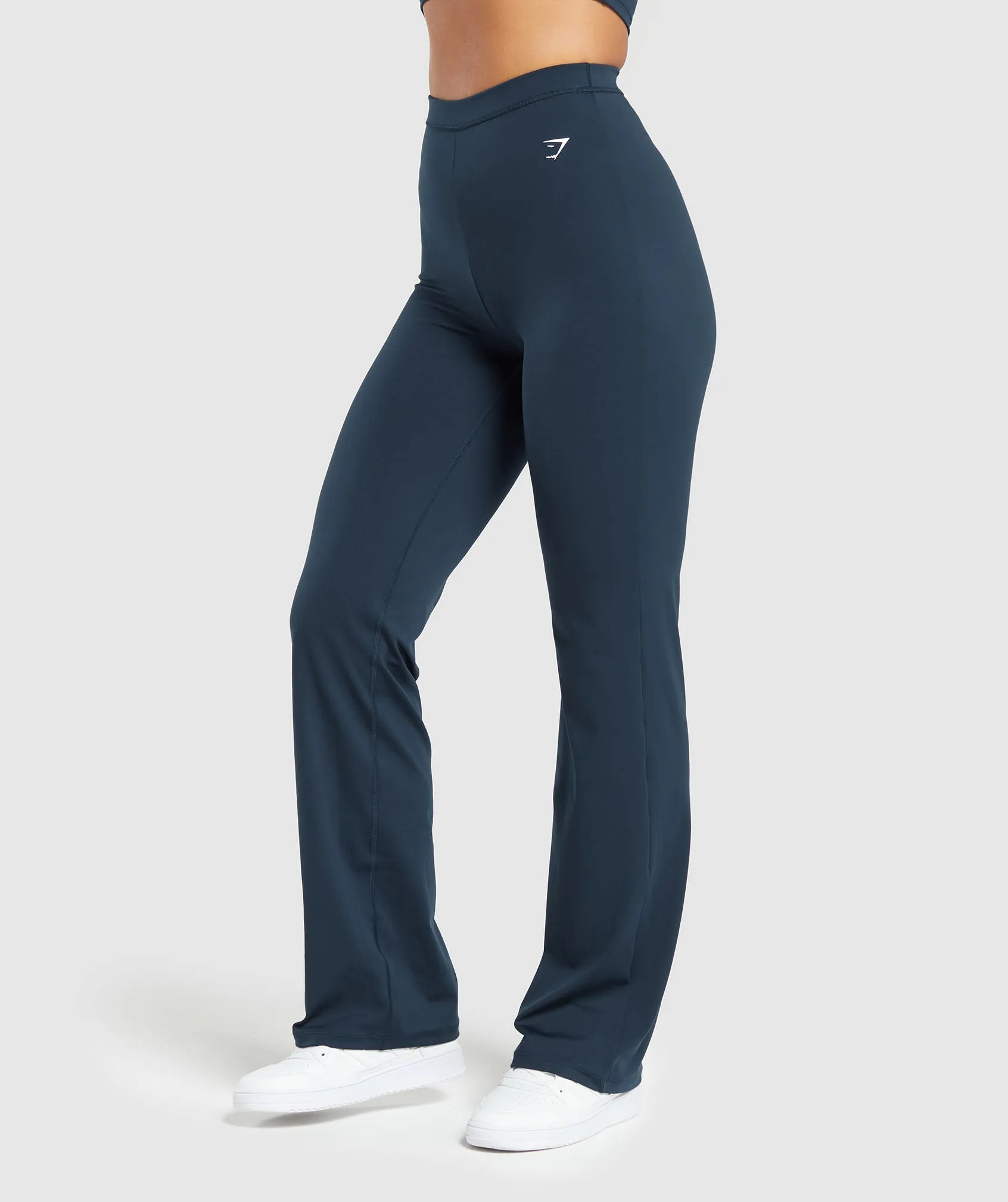 Gymshark Everyday Regular Flared Leggings - Navy