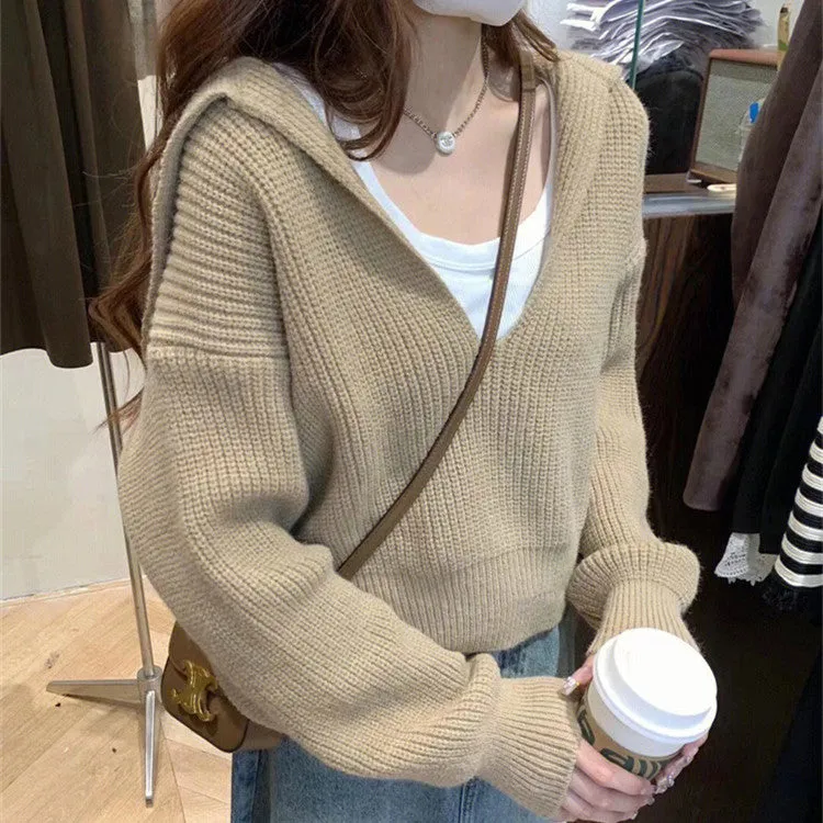 Korean Lazy Wind Sweater Women's Winter New College Style Age Reduction Design Sense Short Knitted T-Shirt Two-piece Set