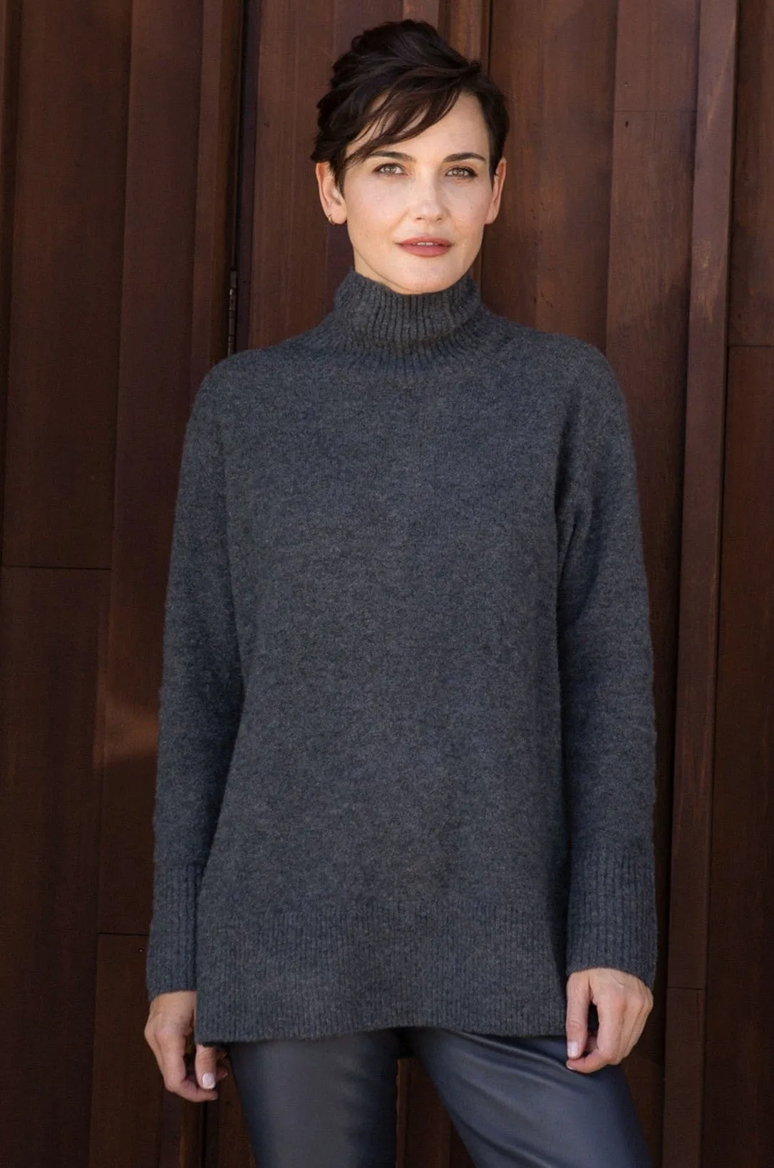 OLYMPIA OVERSIZED TURTLENECK IN CASHMERE CHARCOAL