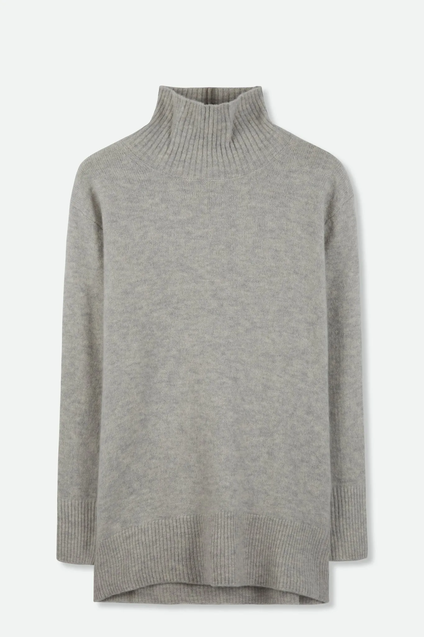 OLYMPIA OVERSIZED TURTLENECK IN CASHMERE MIST LIGHT GREY