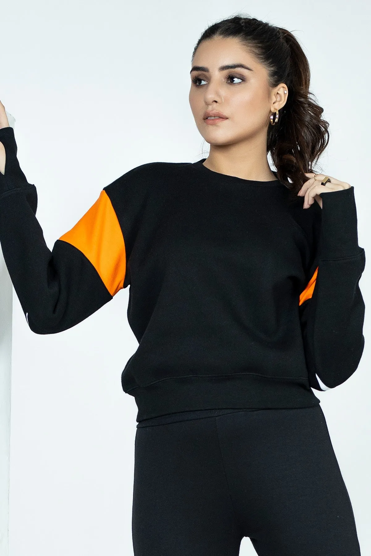 Seamless Black Sweatshirt - W21 - WSW0024