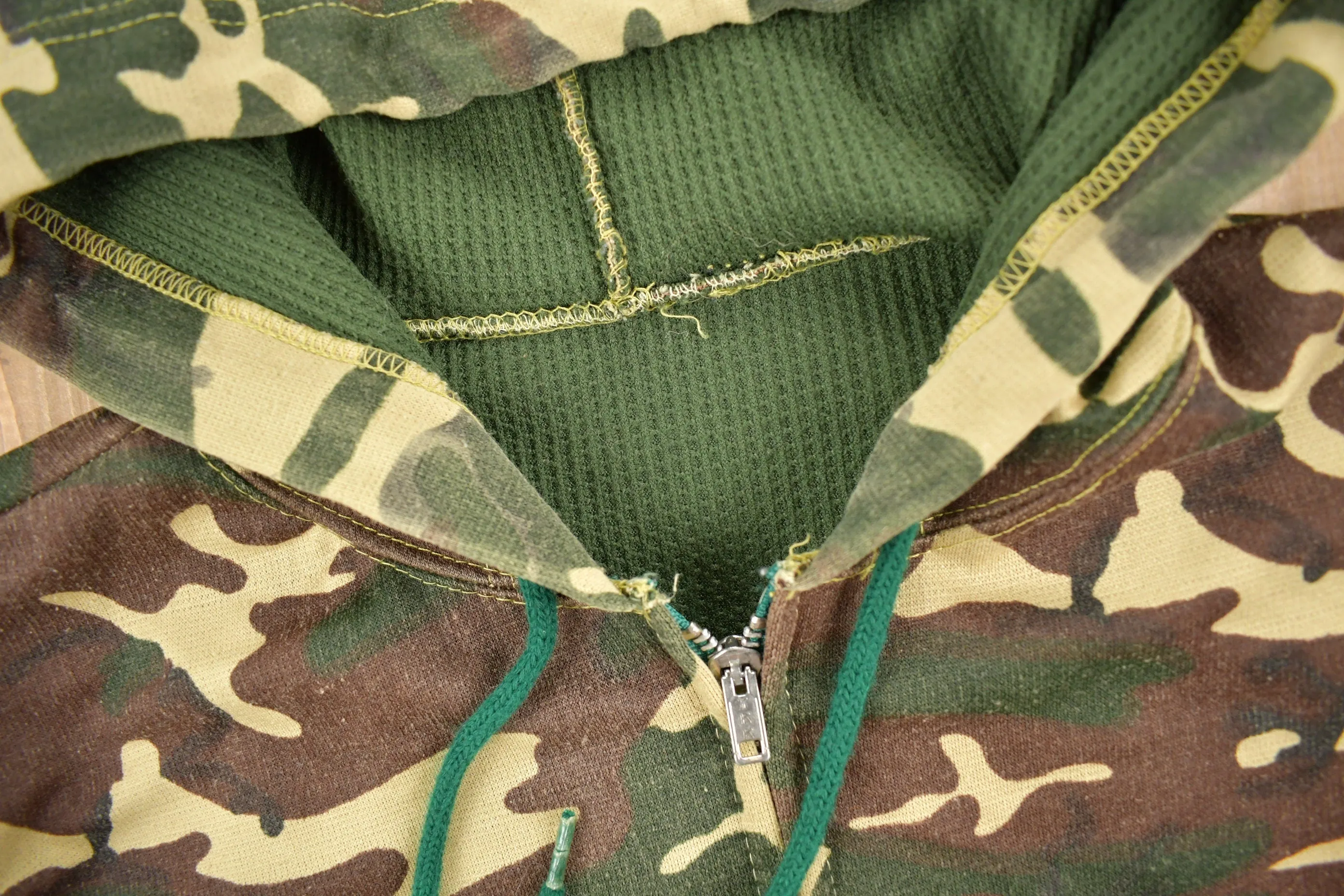 Vintage 1980s Thermal Lined Woodland Camo Zip Up Hoodie